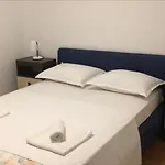 Apartment Jakov With Boat Mooring Zaboric