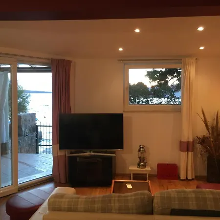 Apartman Jakov With Boat Mooring *