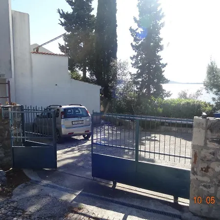 Jakov With Boat Mooring Apartment *