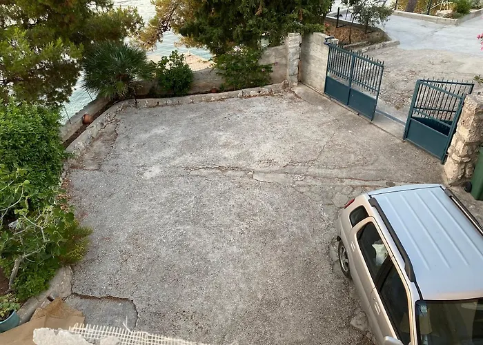 Apartman Jakov With Boat Mooring