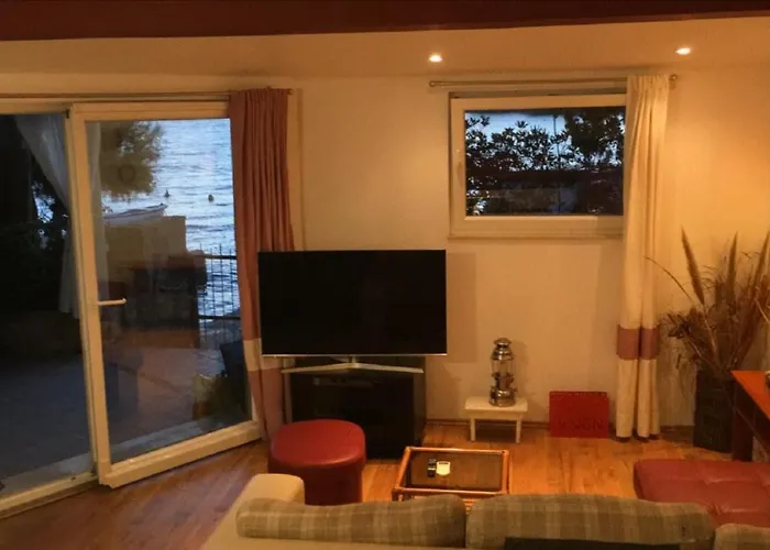 Apartman Jakov With Boat Mooring