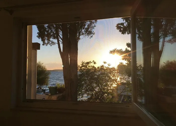 Jakov With Boat Mooring Apartman