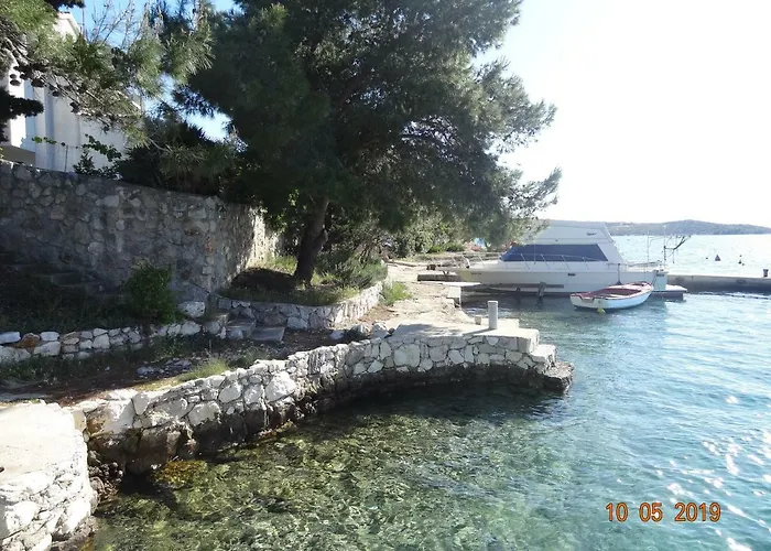 Jakov With Boat Mooring Apartman *